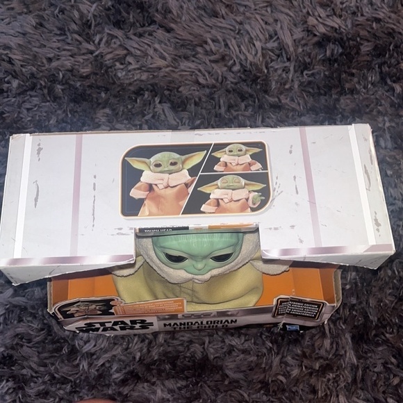 Mandalorian the child animatronic character with carry bag new in box - Picture 4 of 5